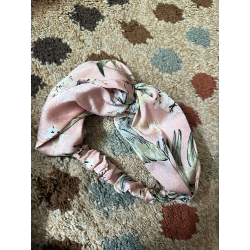Adorable free people headband one size fits most